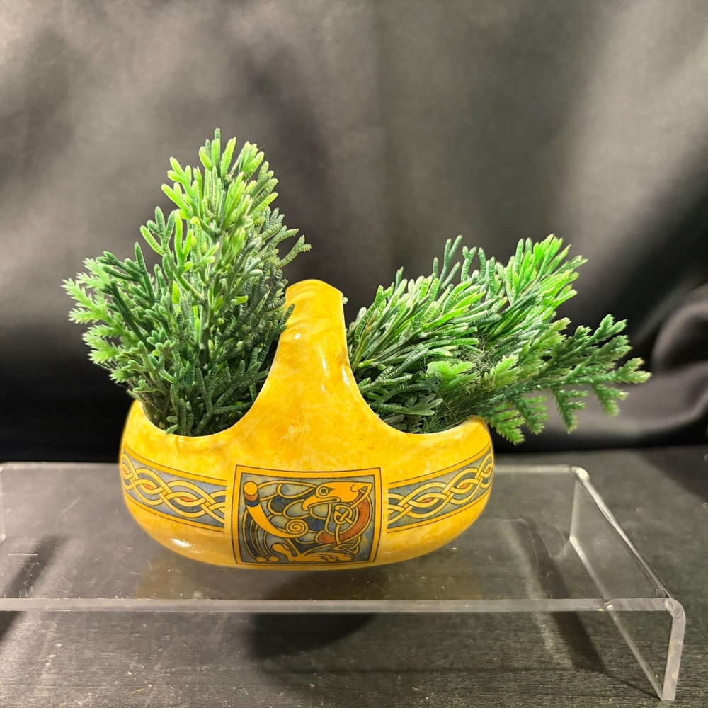Royal Tara Irish Treasure Yellow Celtic Knotwork Ceramic Mini Basket Ireland